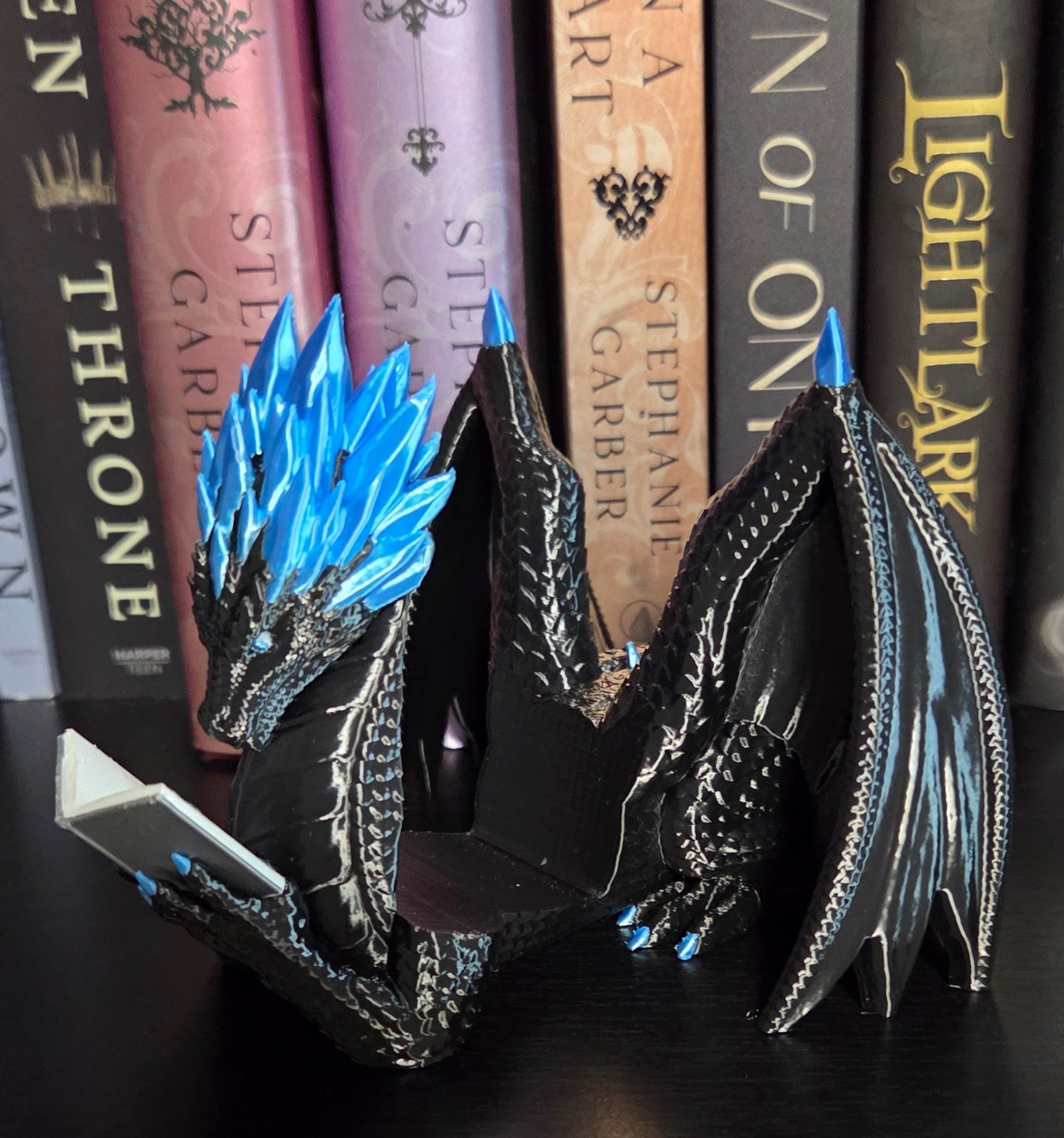 3D Printed Dragon Book Holder